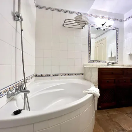Comfortable Apartamento Ap1, Con Piscina, Cerca De Playa Roques 아파트